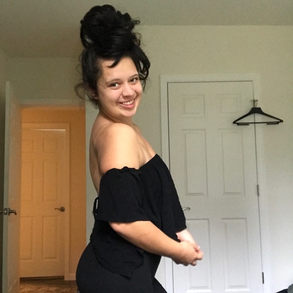 TOBI NWOT black off shoulder crop top medium - Picture 4 of 8